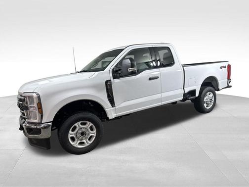 Oxford White 2026 Ford F-350 XLT