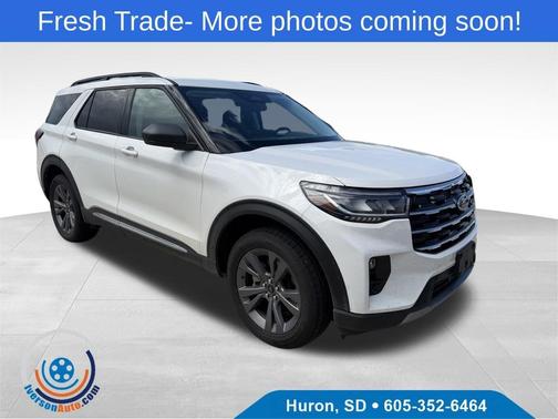 White Metallic 2025 Ford Explorer Active