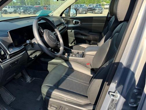 Everlasting Silver 2024 Kia Sorento S