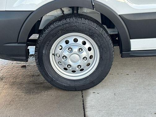 2026 Ford Transit-250 148 WB Medium Roof Cargo