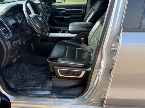 Billet Silver Metallic Clearcoat 2019 RAM 1500 Laramie