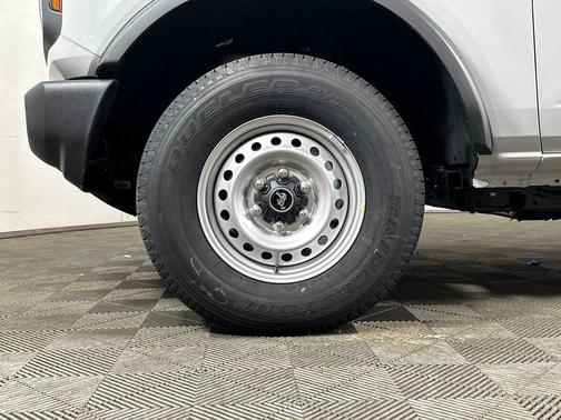 Avalanche Gray 2026 Ford Bronco Base