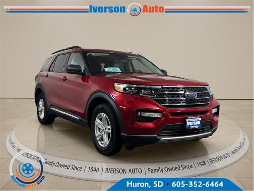 Rapid Red Metallic Tinted Clearcoat 2022 Ford Explorer XLT