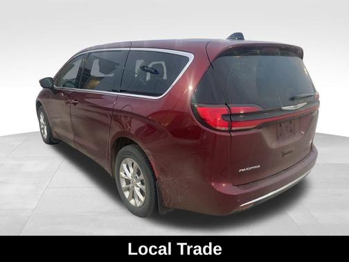 2023 Chrysler Pacifica Touring-L