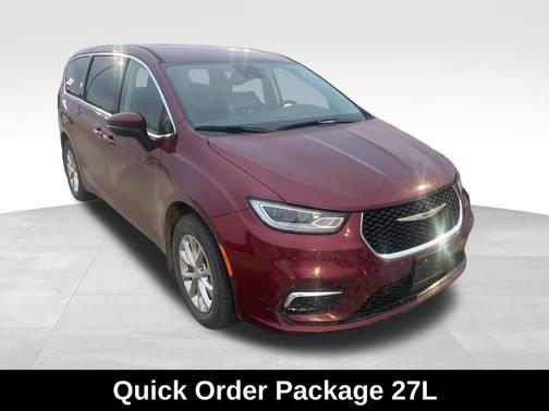 2023 Chrysler Pacifica Touring-L