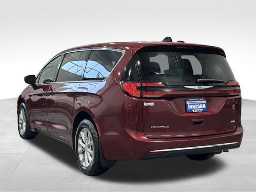 2023 Chrysler Pacifica Touring-L