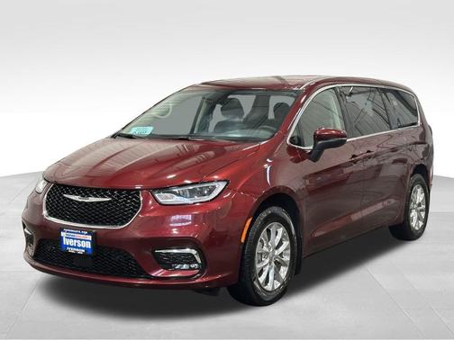 2023 Chrysler Pacifica Touring-L