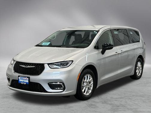 2024 Chrysler Pacifica Touring-L