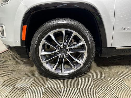 2023 Jeep Wagoneer L Series III