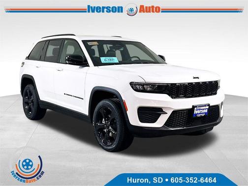 2025 Jeep Grand Cherokee Laredo