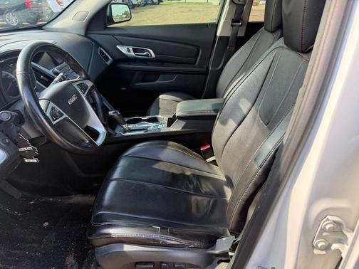 White Frost Tri-Coat 2017 GMC Terrain SLT