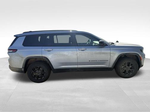 Silver Zynith 2025 Jeep Grand Cherokee L Laredo