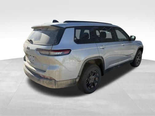 Silver Zynith 2025 Jeep Grand Cherokee L Laredo