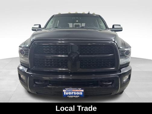 Brilliant Black Crystal Pearlcoat 2017 RAM 2500 Laramie