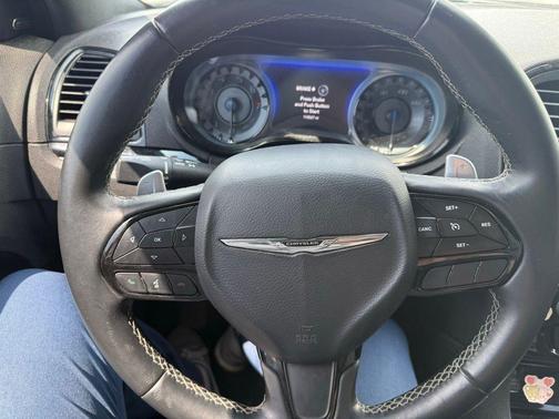Gloss Black 2018 Chrysler 300 S