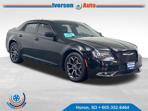 Gloss Black 2018 Chrysler 300 S