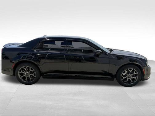 Gloss Black 2018 Chrysler 300 S