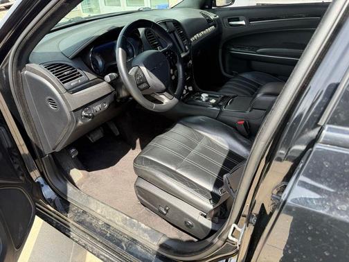 Gloss Black 2018 Chrysler 300 S