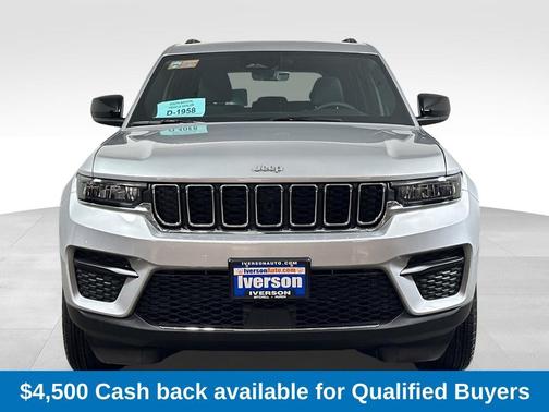 Silver Zynith 2026 Jeep Grand Cherokee Laredo