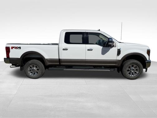 Oxford White 2019 Ford F-250 Lariat