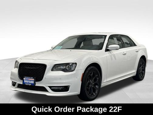 2023 Chrysler 300 Touring L