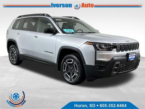Silver Zynith Clearcoat 2026 Jeep Cherokee LAREDO/LIMITED