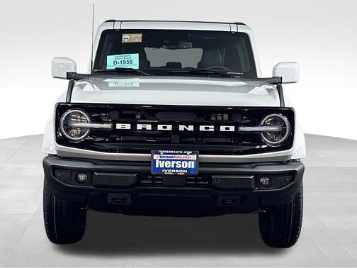 2026 Ford Bronco Outer Banks