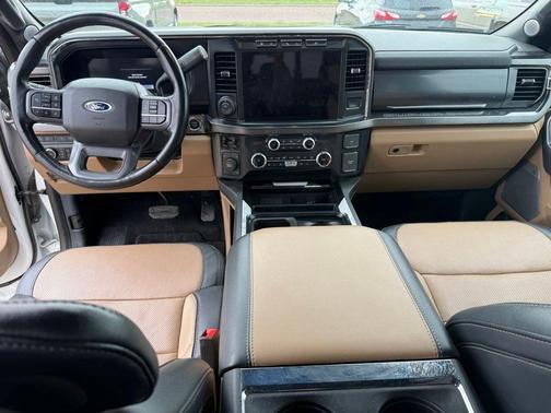 Star White 2024 Ford F-350 Lariat Super Duty