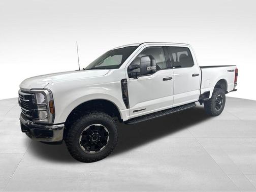 Oxford White 2026 Ford F-350 XLT
