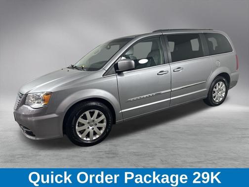 2016 Chrysler Town & Country Touring