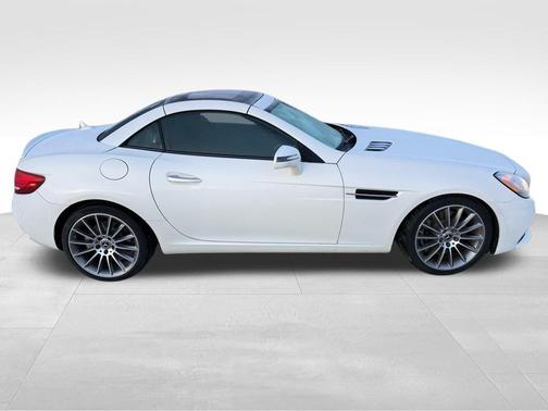 2017 Mercedes-Benz SLC 300 Base