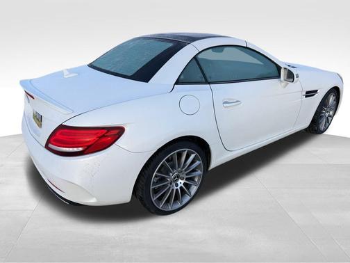 2017 Mercedes-Benz SLC 300 Base