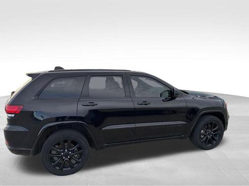 Diamond Black 2022 Jeep Grand Cherokee WK Laredo