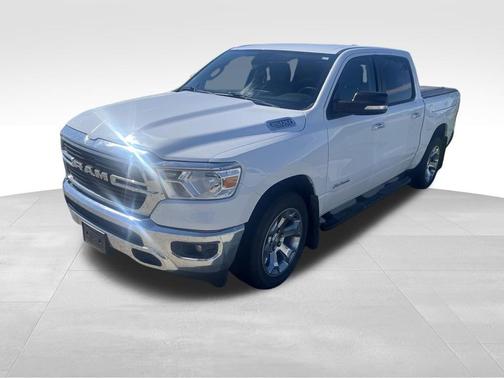 Bright White Clearcoat 2019 RAM 1500 Big Horn