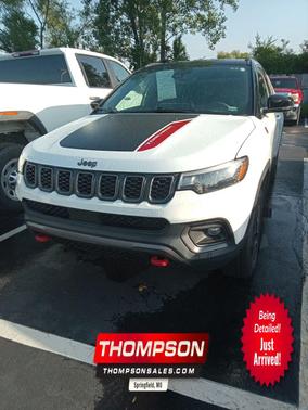 Bright White Clearcoat 2025 Jeep Compass Trailhawk