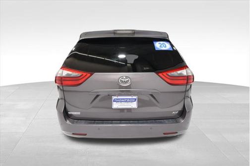 2020 Toyota Sienna XLE