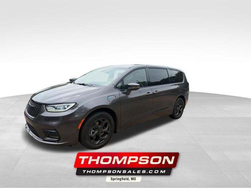 Granite Crystal Metallic Clearcoat 2022 Chrysler Pacifica Hybrid Limited