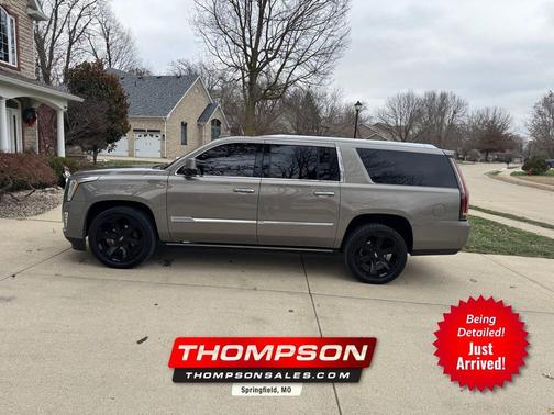 2018 Cadillac Escalade ESV Premium Luxury