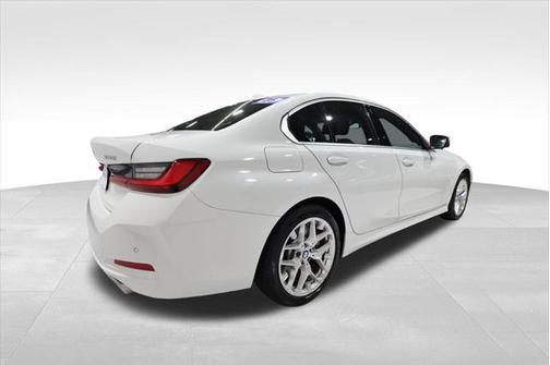 2025 BMW 330 i xDrive