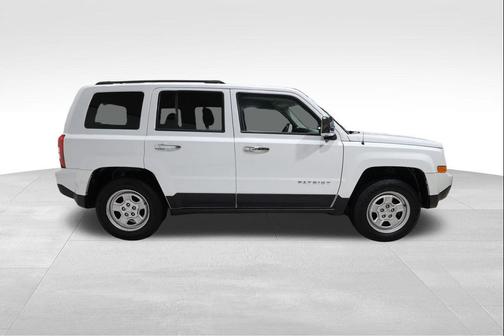 Bright White Clearcoat 2015 Jeep Patriot Sport