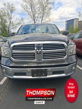 Brilliant Black Crystal Pearlcoat 2019 RAM 1500 Big Horn