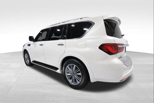 Moonstone White 2024 INFINITI QX80 Luxe