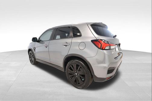 Mercury Gray Metallic 2025 Mitsubishi Outlander Sport 2.0 LE