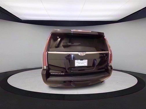 2018 Cadillac Escalade Luxury