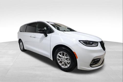 2025 Chrysler Pacifica L