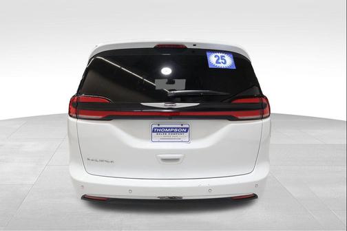 2025 Chrysler Pacifica L