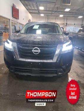 2025 Nissan Pathfinder SV