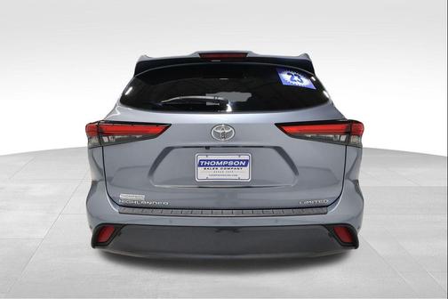 Moon Dust 2023 Toyota Highlander Limited