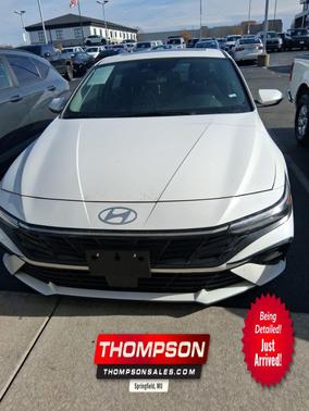 2025 Hyundai ELANTRA Limited