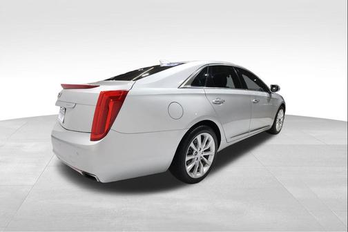 Radiant Silver Metallic 2017 Cadillac XTS Luxury